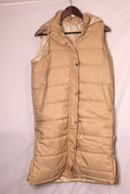 Load image into Gallery viewer, it girl vest
